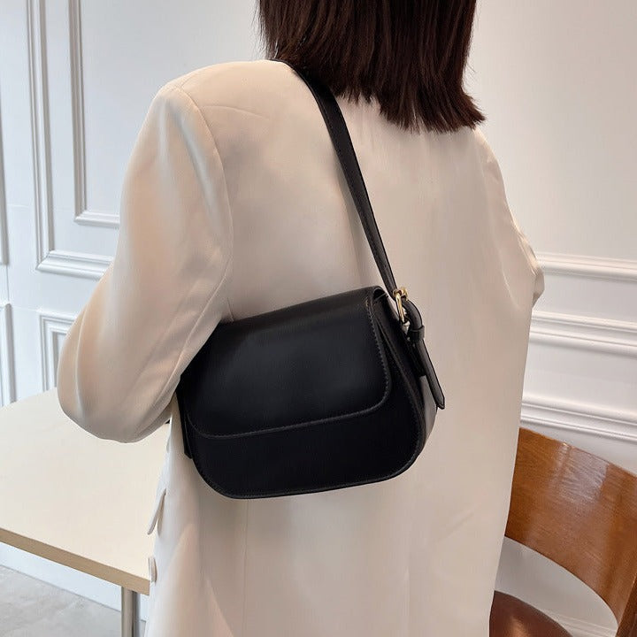 Layla | Chic Shoulder Bag in Subtle Nude Hue