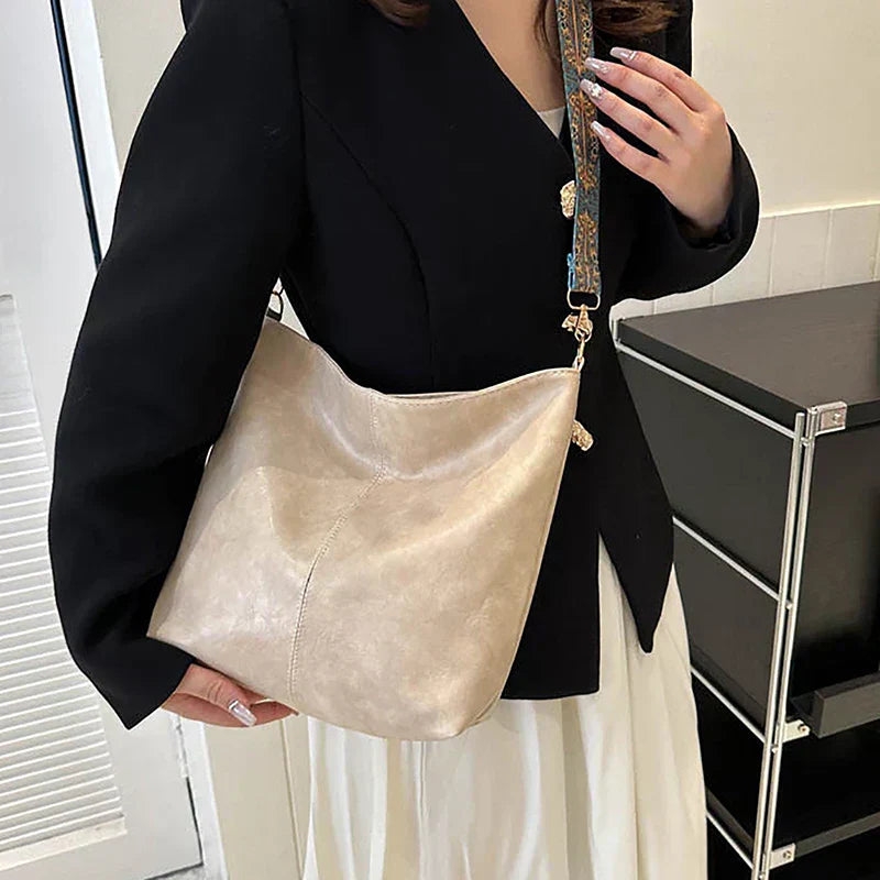Sophia | Timeless Shoulder Bag with Customizable Patterned Strap
