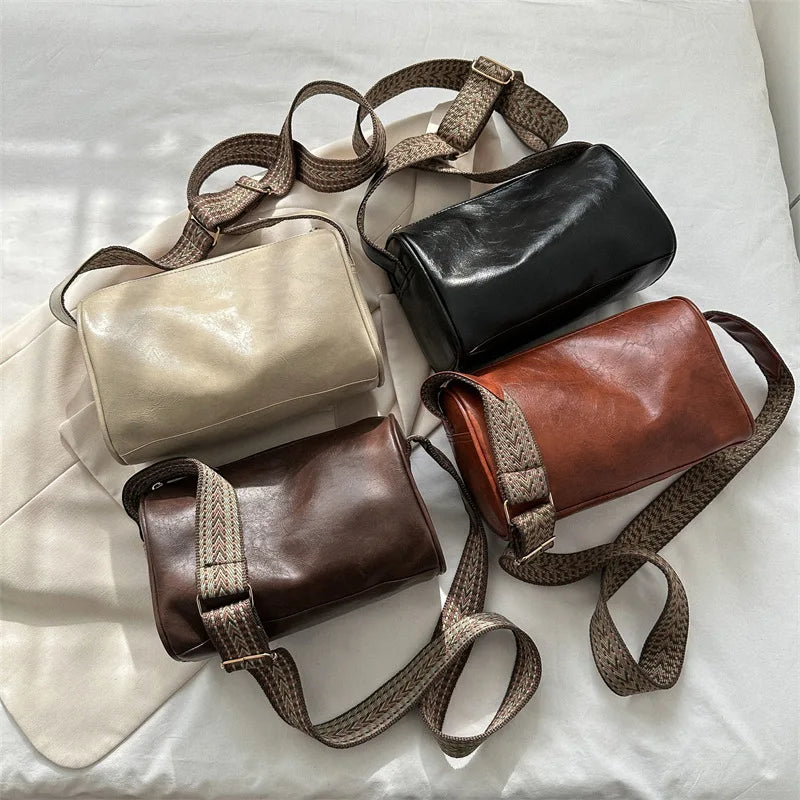 Maeve | Chic Shoulder Bag with Contemporary Strap