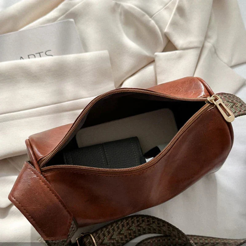 Maeve | Chic Shoulder Bag with Contemporary Strap