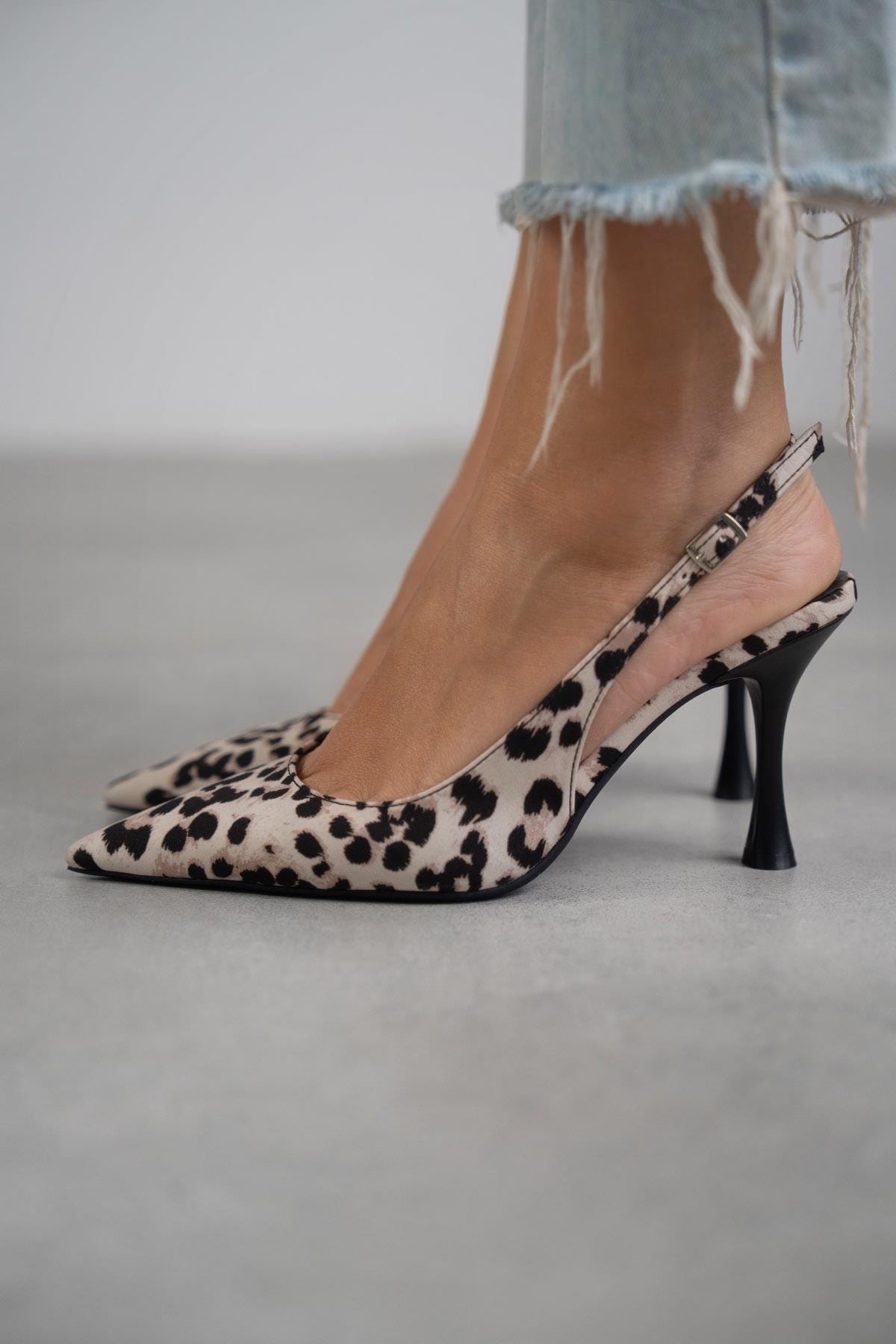 June – Suede Orthopedic Sandals