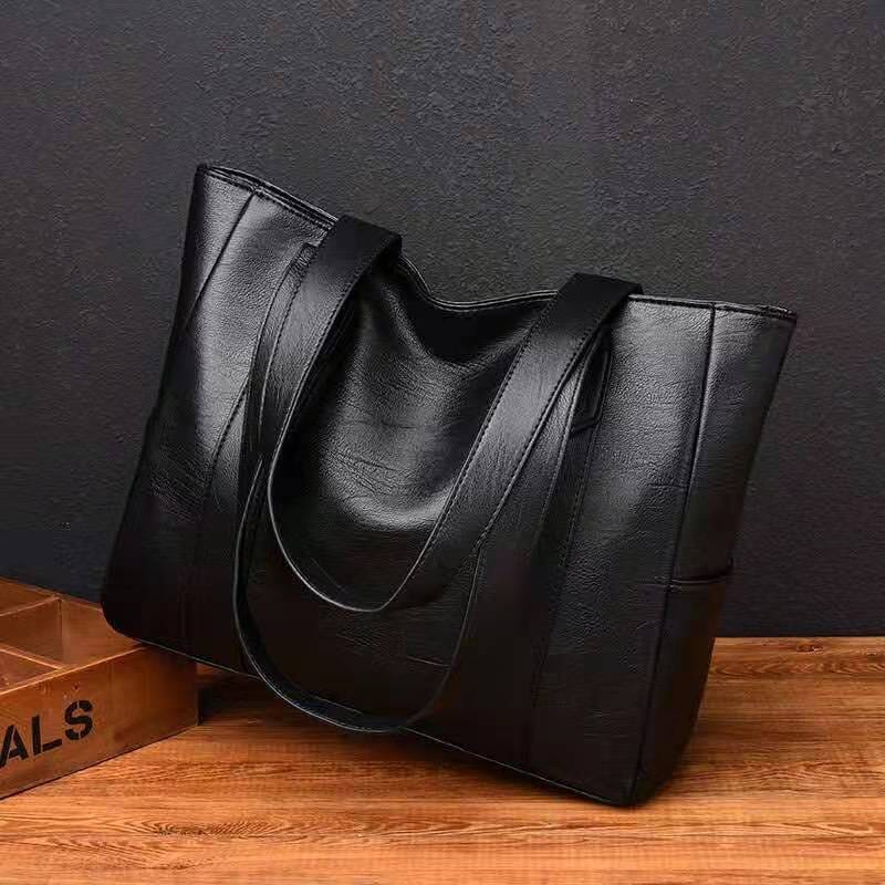 Annabelle | Spacious Vegan Tote Bag in Classic Design