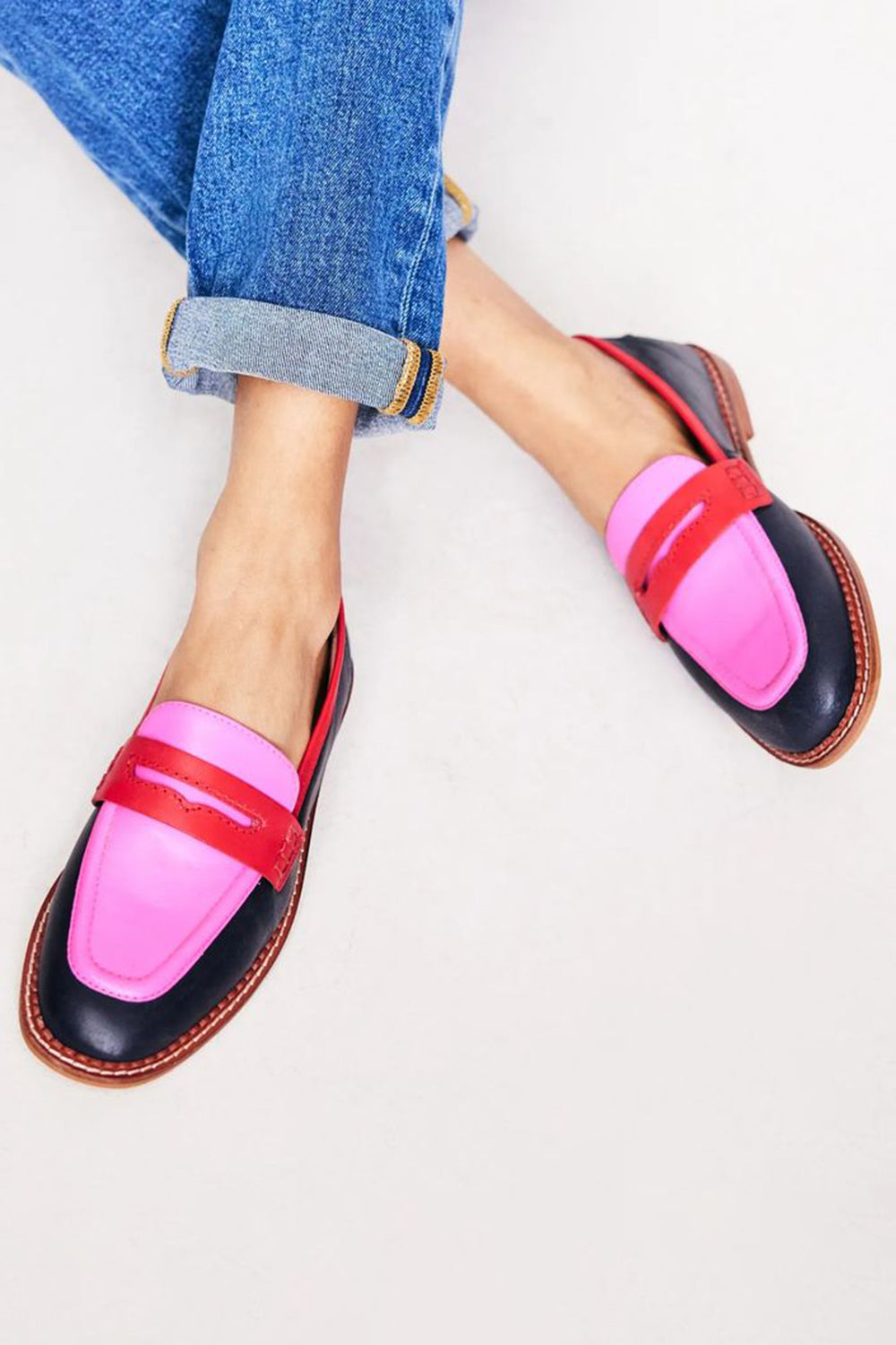 Lunessa - Orthopedic Black loafers with colorful accent