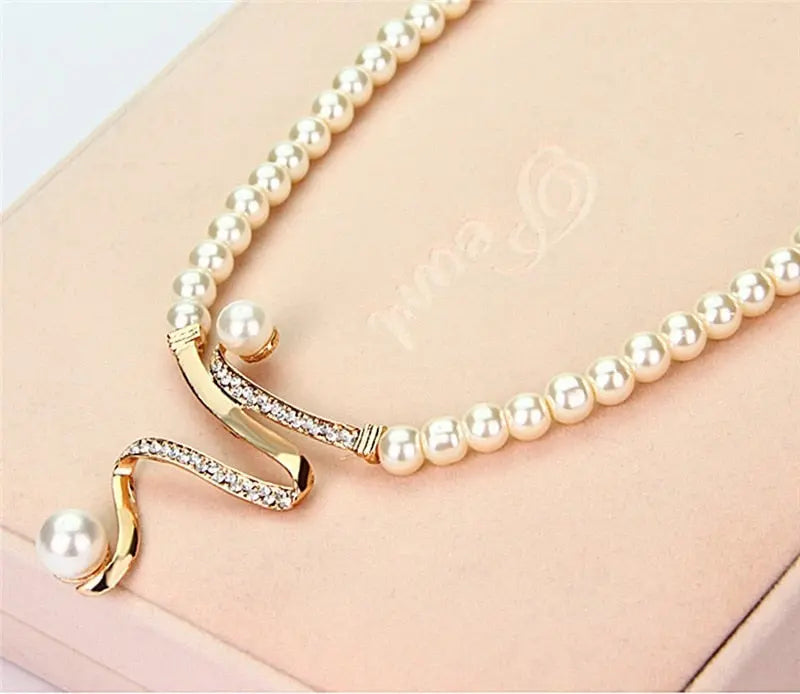 Natural Pearl Jewelry Set: Necklace and Earrings
