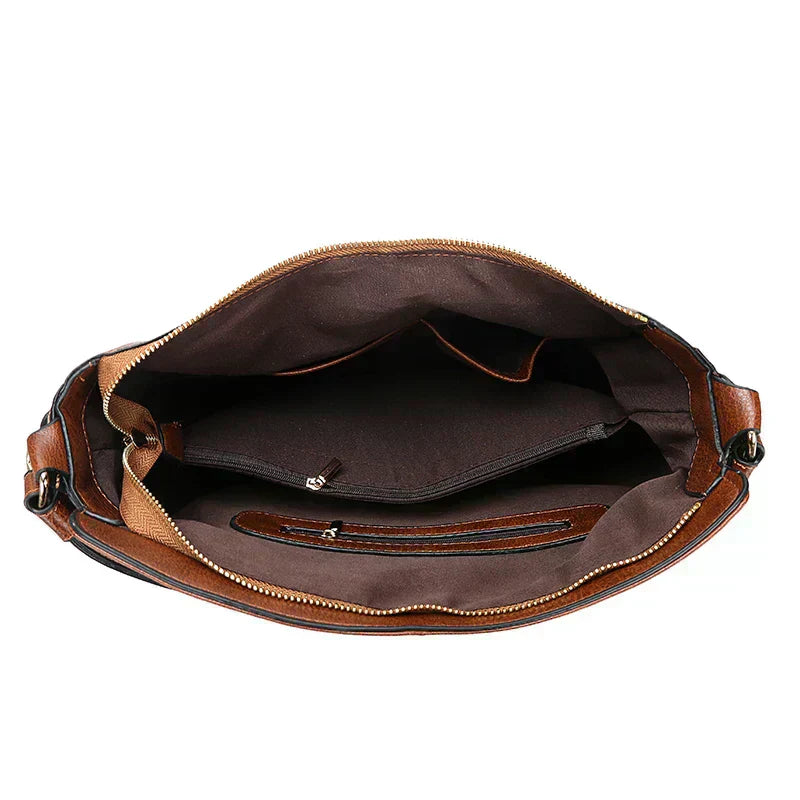 Bonnie | Chic and roomy everyday bag in timeless black