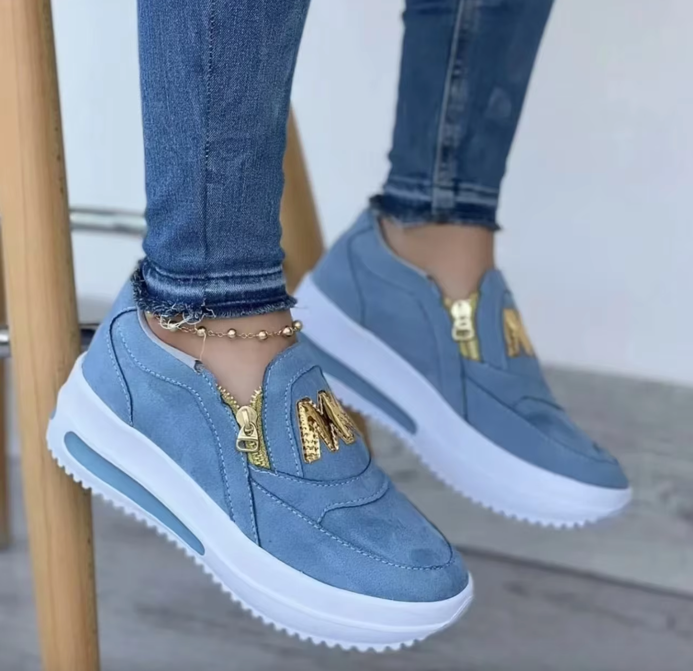 ZipStep Sneakers - Walk in Style and Comfort