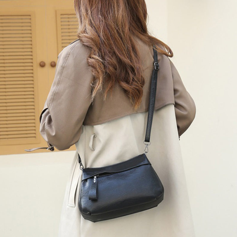 Monroe™ Chic Shoulder Bag with Timeless Elegance